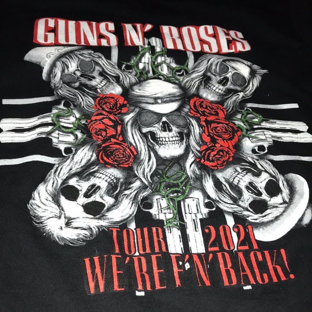 Guns N' Roses Black Short-Sleeve Tour Tee with Red Rose Accents - Picture 2 of 5